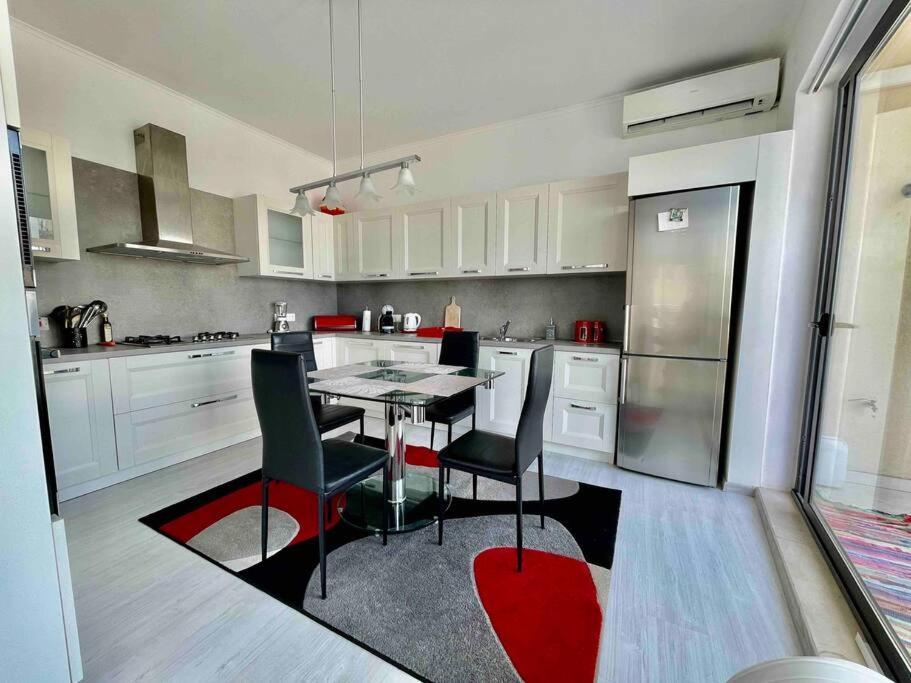 Sea View Penthouse In Tas-Sliema Apartamento Exterior foto